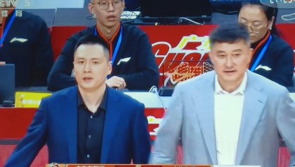 牛逼！28分15篮板+2抢断3盖帽，36岁老将，一人锤爆广东3大內线